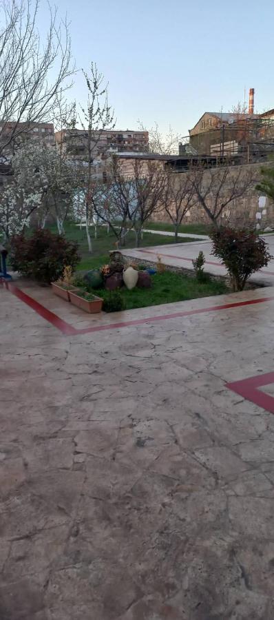 Bonjour House Otel Erivan Dış mekan fotoğraf