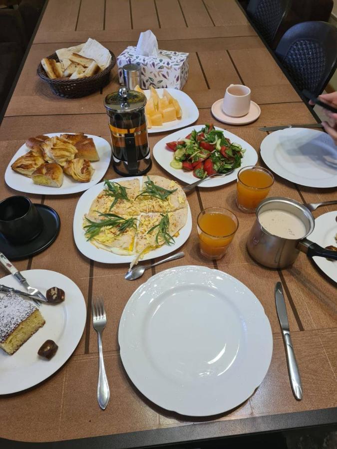 Bonjour House Otel Erivan Dış mekan fotoğraf