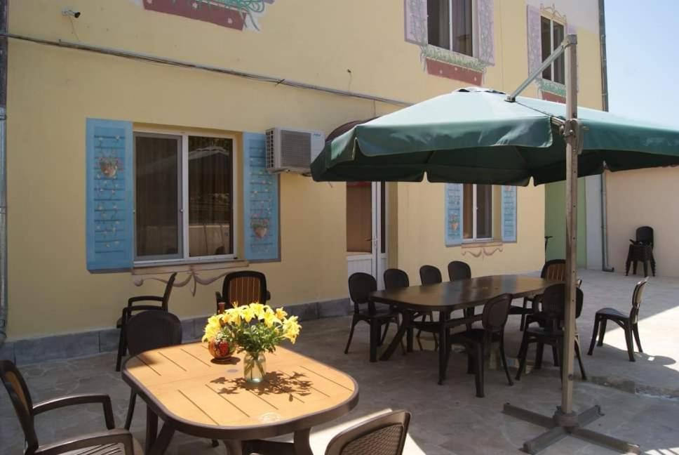 Bonjour House Otel Erivan Dış mekan fotoğraf