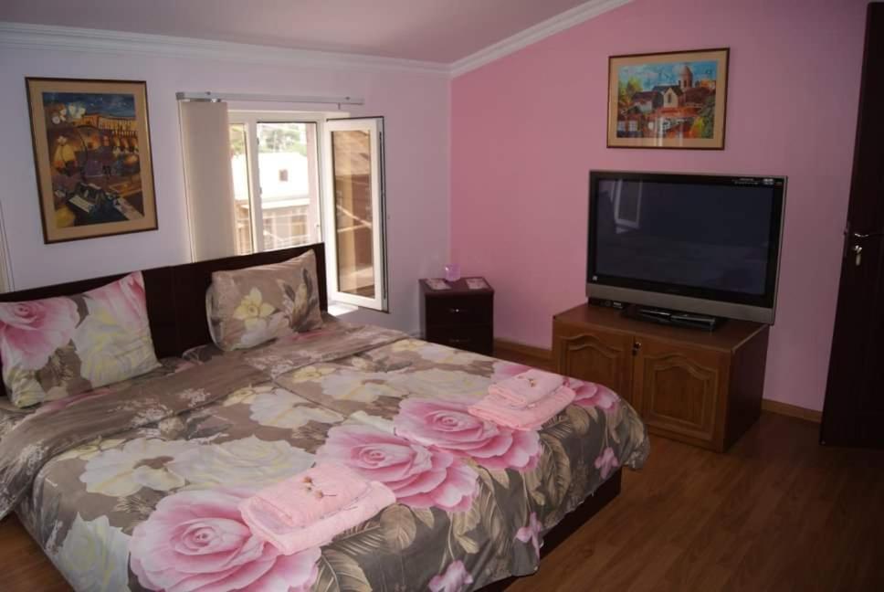 Bonjour House Otel Erivan Dış mekan fotoğraf
