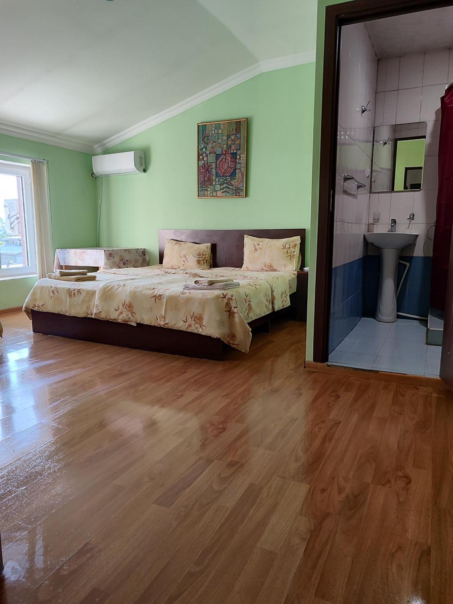 Bonjour House Otel Erivan Dış mekan fotoğraf
